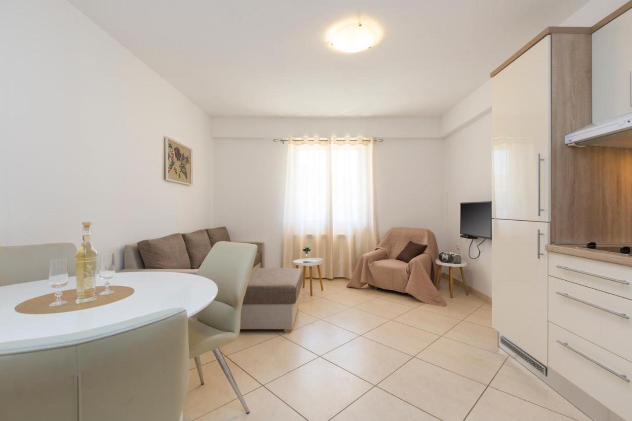 Apartmani Xenia&Desiderio Buzet Bagian luar foto