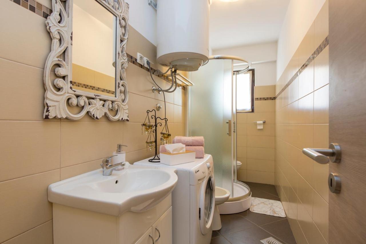 Apartmani Xenia&Desiderio Buzet Bagian luar foto